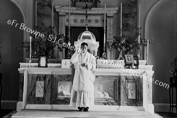 GOOD SHEPHERD CONVENT  CHAPEL WITH NEW CHOIR ALSO FR. ALBERT CHAU S.J. ( CF. CX 93 475 )